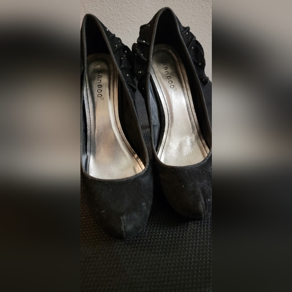 Heels - Picture 2 of 2